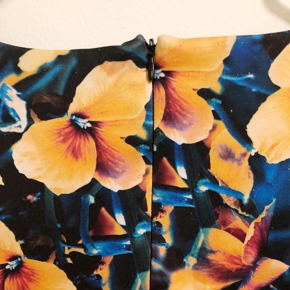 Colorful business casual dress - Picture 6 of 7